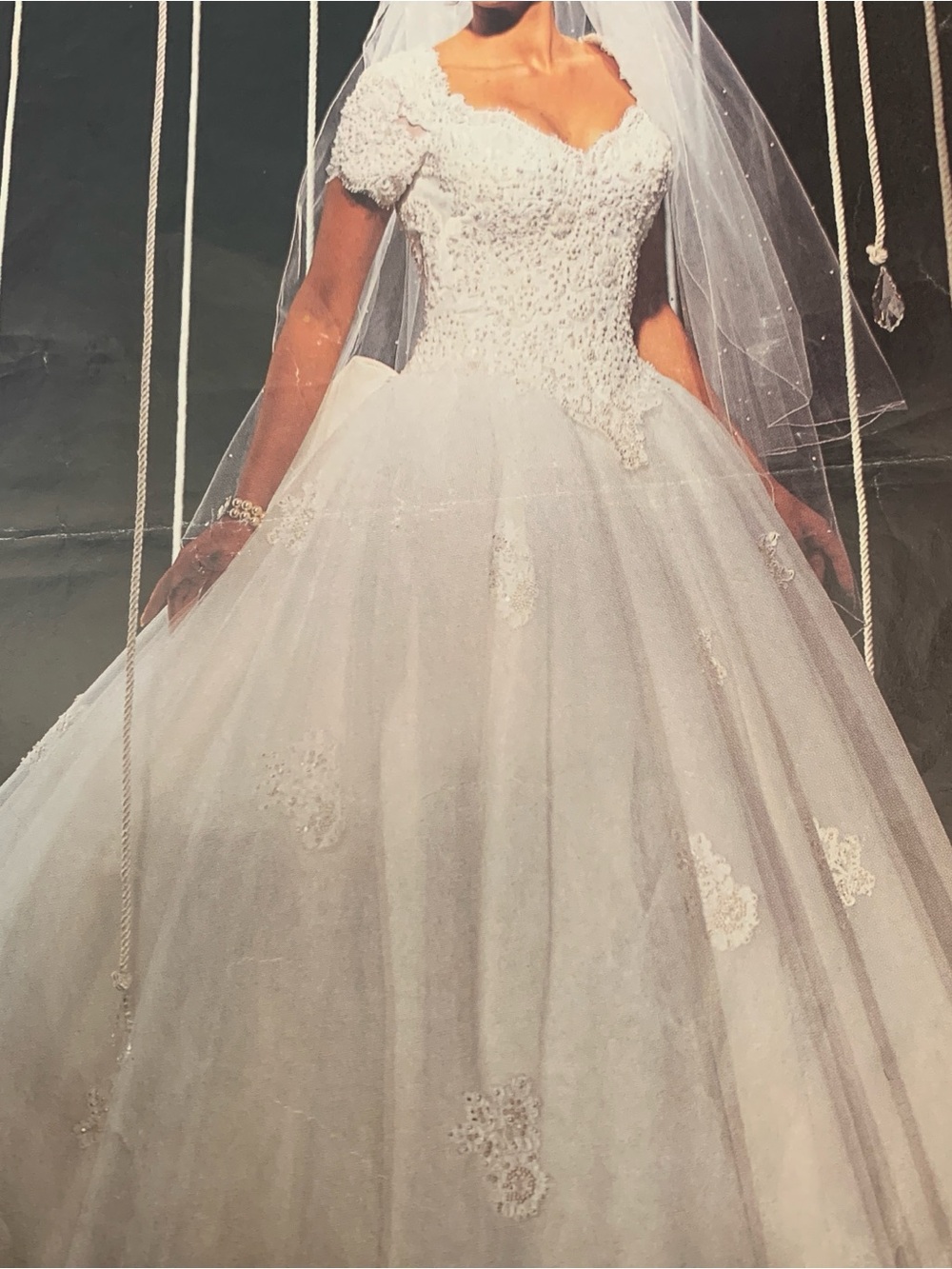Vintage Mori Lee White Embroidered Sequins Pearl Lace Bridal Gown & Veil
